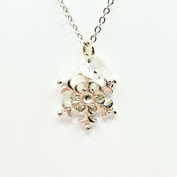 Snowflake Necklace with Swarovski Crystal Silver New - Picture 1 of 4